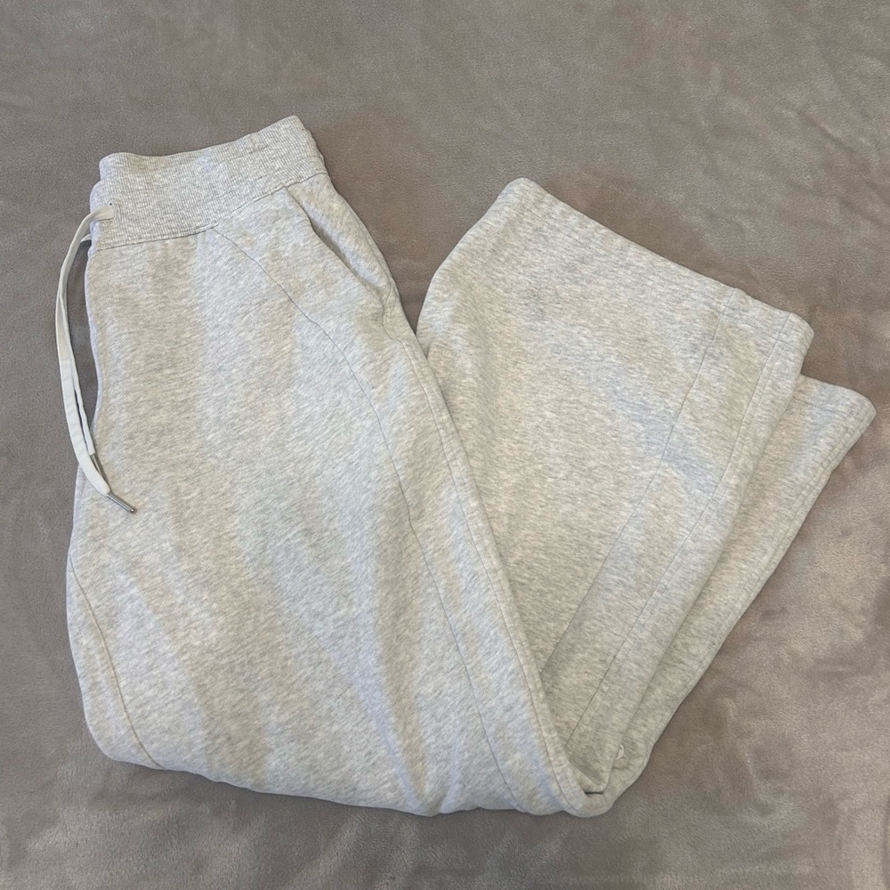 Scuba Wide-Leg Lululemon Sweatpants!
